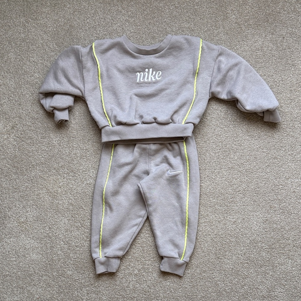 Nike Athletic Set